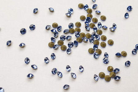 Light Sapphire SS20 Pointed Back Rhinestones 