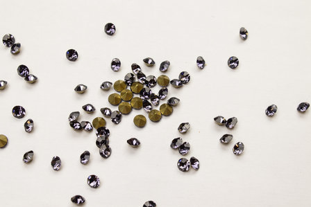 Tanzanite SS20 Pointed Back Rhinestones