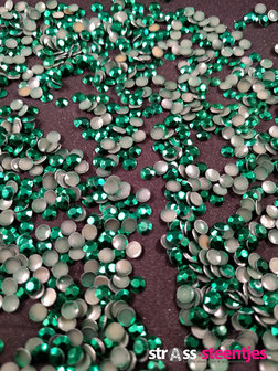 hotfix rhinestuds ss 16 kleur groen