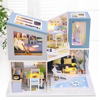 Mini Dollhouse - Villa - First Meet van voren