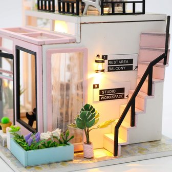 Mini Dollhouse - Muziekstudio - Houguang Studio zijaanzicht met trap