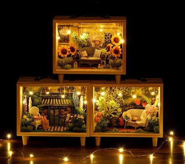 Mini Dollhouse - Little Wooden Box Serie - Sunflower Garden serie in het donker