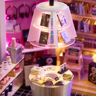 Mini Dollhouse - Shop - Book Caf&eacute; lamp met boeken
