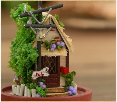 Mini Dollhouse - Mini Stolpje - Energetic Forest voorkant