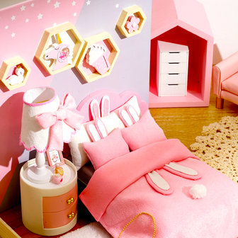 Mini Dollhouse - Roombox - Crushing Moment slaapkamer
