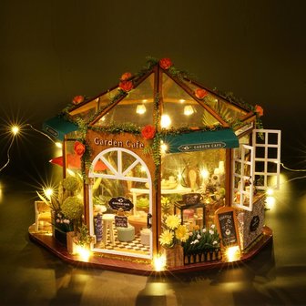 Mini Dollhouse - Shop - Garden Caf&eacute; by Night