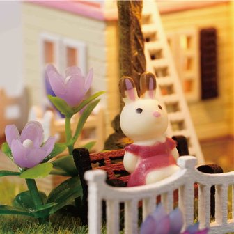 Mini Dollhouse - Together Around Globe - Spring Flowers tuinhekje