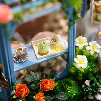 Mini Dollhouse - Shop - Rose Garden Tea House bloembak met rozen