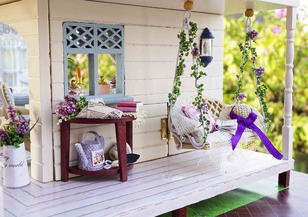Mini Dollhouse - Villa - Provence Lavender veranda met schommelbank
