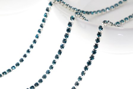 Strassketting 2.8 mm (SS10) Blue Zircon - Silver Cup (per meter)