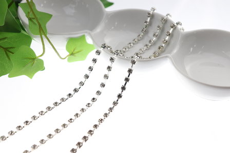 Strassketting 5 mm (SS24) Crystal - Silver Cup (per meter)