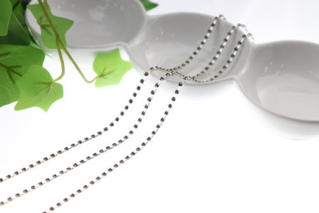 Strassketting 2.8 mm (SS10) Black - Silver Cup (per meter)