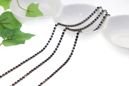 Strassketting 4 mm (SS16) Jet - Black Cup (per meter)