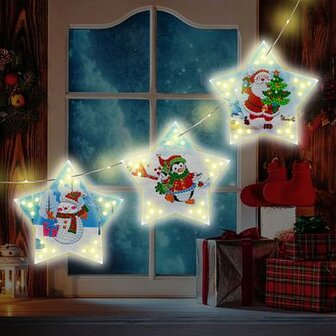 Diamond Painting slinger 3 lichtgevende sterren - kerstslee, bellen en kerstman met sok