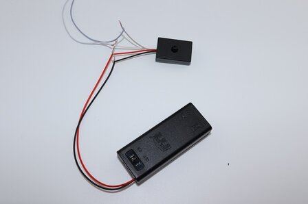 Aansluiting tussen de batterij en de sensor
