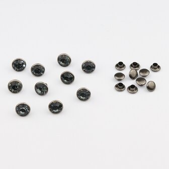 Studs met Strass Black Diamond 8 mm (glas) donkere cup (SS34) (per 36 stuks)