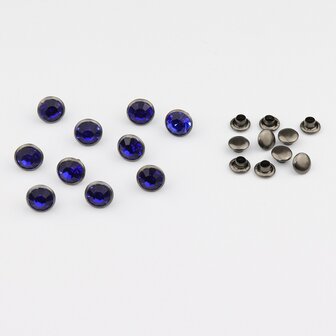 Studs met Strass Sapphire 8 mm (glas) donkere cup (SS34) (per 36 stuks)