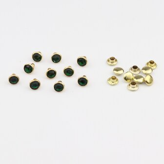 Studs met Strass Emerald 6 mm (glas) met goudkleurige cup (SS18) (per 36 stuks)