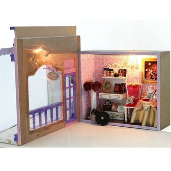 Mini Dollhouse - Shop - Queen Shop met voorkant opengezet 