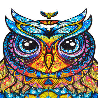 Puzzel Charming Owl / Charmante Uil King Size close up van het leggen van een stukje