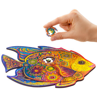 Puzzel Shining Fish / Glanzende Vis Small het leggen van een stukje