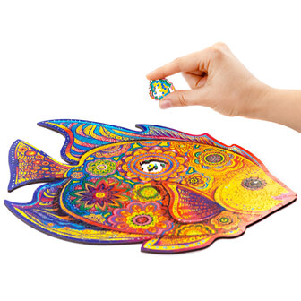 Puzzel Shining Fish / Glanzende Vis Medium het leggen van een stukje