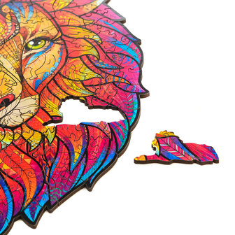 Puzzel Mysterious Lion / Mysterieuze Leeuw Small een dieren vorm stukje uit de puzzel