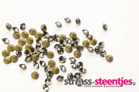 Black Diamond SS6 Pointed Back Rhinestones (per 144 stuks) met logo