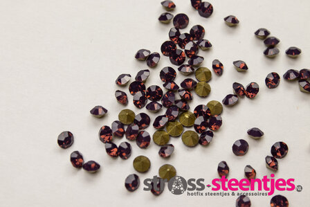 Purple Opal SS20 Pointed Back Rhinestones (per 72 stuks) met logo