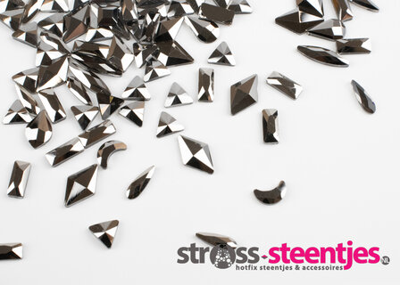 Non hotfix figuren mix - Jet Hematite (1167) met logo