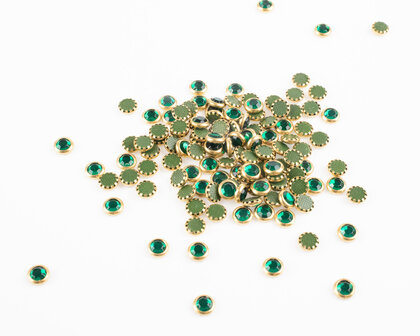 Hotfix Trim SS 16 Kleur Blue Zircon in Gold cup (per 144 stuks)