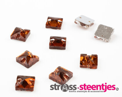 Naaistenen Square Amber (8x8mm) per 9 stuks met logo