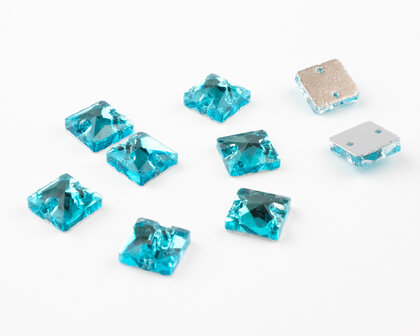 Naaistenen Square Aquamarine (8x8mm) per 9 stuks