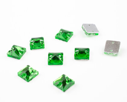 Naaistenen Square Fern Green (8x8mm) per 9 stuks