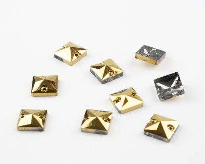 Naaistenen Square Gold (8x8mm) per 9 stuks