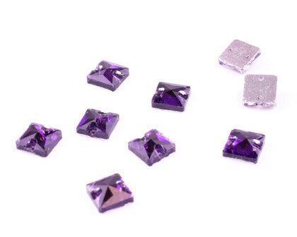 Naaistenen Square Purple Velvet (8x8mm) per 9 stuks