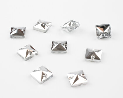 Naaistenen Square Silver (8x8mm) per 9 stuks