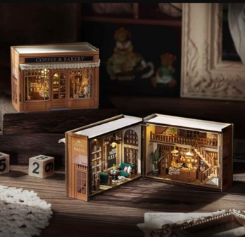Mini Dollhouse - Shop - Bagel Time open en gesloten voorkant
