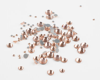 Light Peach (Champagne) SS 12 Superior Glamour Hotfix steentjes (per 144 stuks)