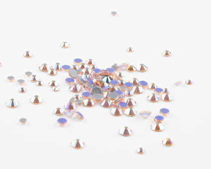 Light Peach AB SS12 Superior Glamour kwaliteit Hotfix steentjes zonder logo