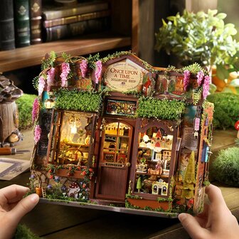 Mini Dollhouse - Shop - Fairy Tale Wonderhouse sfeerfoto
