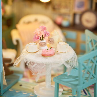 Zelfbouw Mini Dollhouse - tuinkamer - Floral Reverie zitje