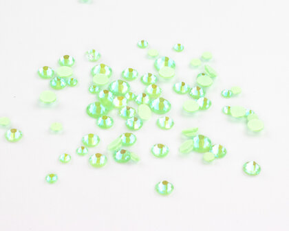 Neon Glitter Green SS 30 Superior Glamour Hotfix steentjes (per 36 stuks)