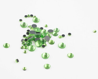 Peridot SS 10 Premium DMC kwaliteit Hotfix steentjes
