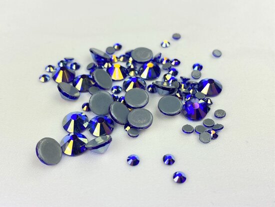 Hotfix steentjes Excellent kwaliteit SS 30 Kleur Sapphire Shimmer
