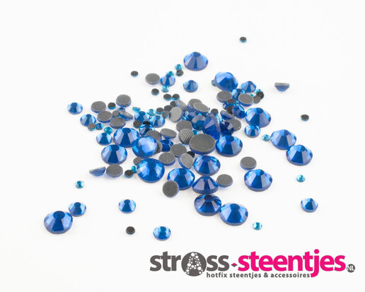 Capri Blue SS 10 Premium DMC kwaliteit Hotfix steentjes (per 144 stuks) met logo