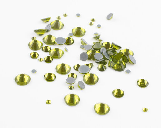 Olivine SS 34 Superior Glamour Hotfix steentjes (per 36 stuks)