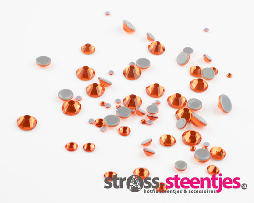 Orange (Hyacinth) SS 34 Superior Glamour Hotfix steentjes (per 36 stuks) met logo