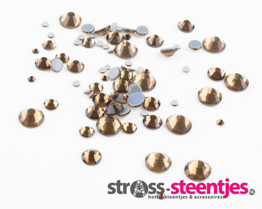 Smoked Topaz SS 40 Superior Glamour Hotfix steentjes (per 36 stuks) met logo