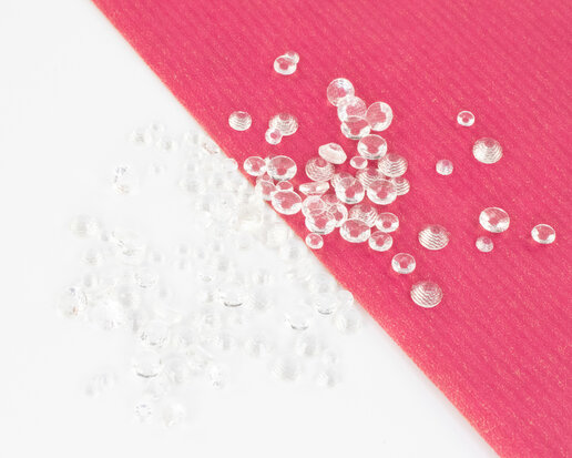 Crystal Transparant SS 16 Superior Glamour Hotfix steentjes (per 144 stuks) op 2 kleuren achtergrond